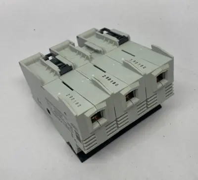 USED RITTAL FUSE HOLDER 3-POLE, UP TO 60A 9345015