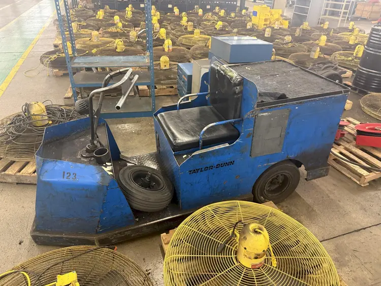 Used TAYLOR DUNN _UNKNOWN_ Maintenance Carts Ohio US | Yoder Brothers machinery #1018529