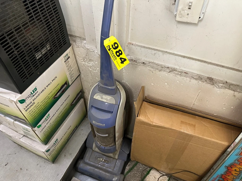 Used _UNKNOWN_ KENMORE QUICK CLEAN VACUUM CLEANER Vacuum Cleaners Illinois US | Heath Industrial Auction Services #1381228