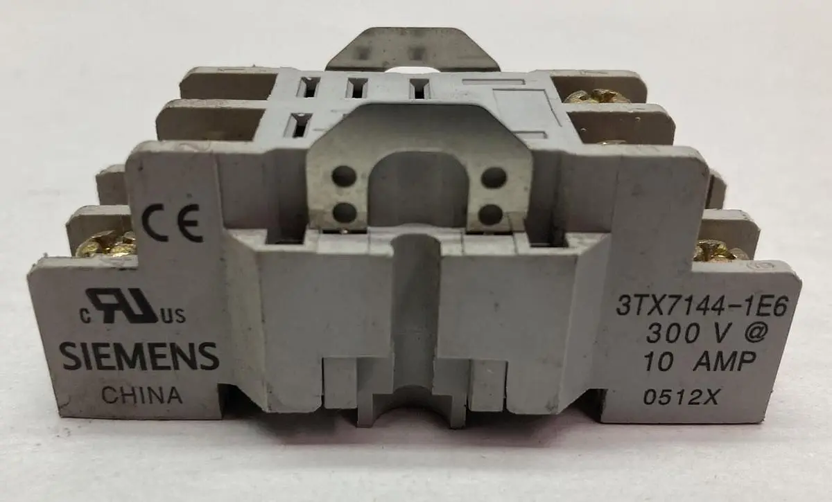 Used SIEMENS 3TX7144-1E6 Relays & Switches Ohio US | Surplus Asset Holdings #1239874