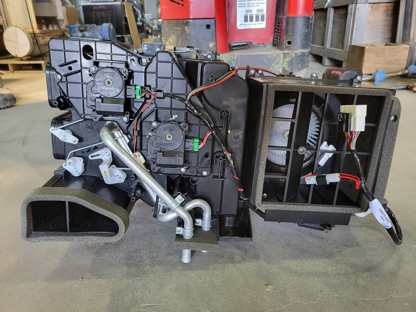 NEW KOMATSU 208-979-7612