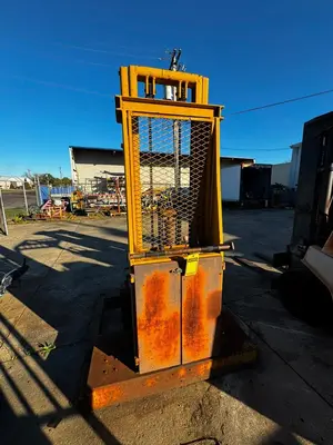 Used _UNKNOWN_ _UNKNOWN_ Pallet Stackers Ohio US | Myron Bowling Auctioneers Inc #1518701