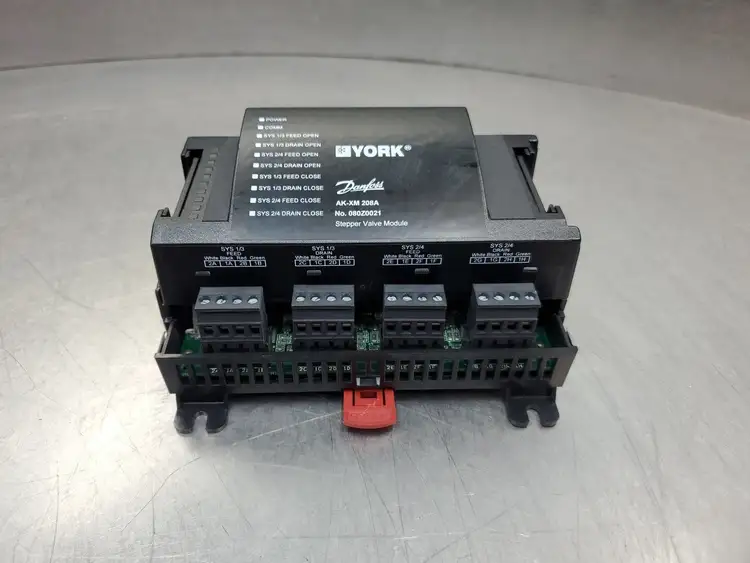 Used YORK Danfoss AK-XM 208B (080Z0021) Industrial Controls South Carolina US | Palmetto Automation #1158834