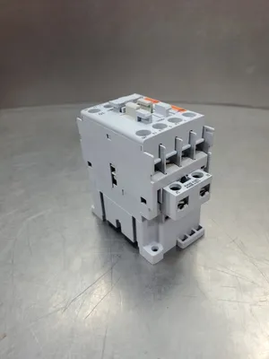 Sprecher+Schuh CA7-9-10 600V Contactor. 4E-17