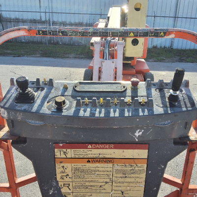 USED 2012 JLG E400AJPN