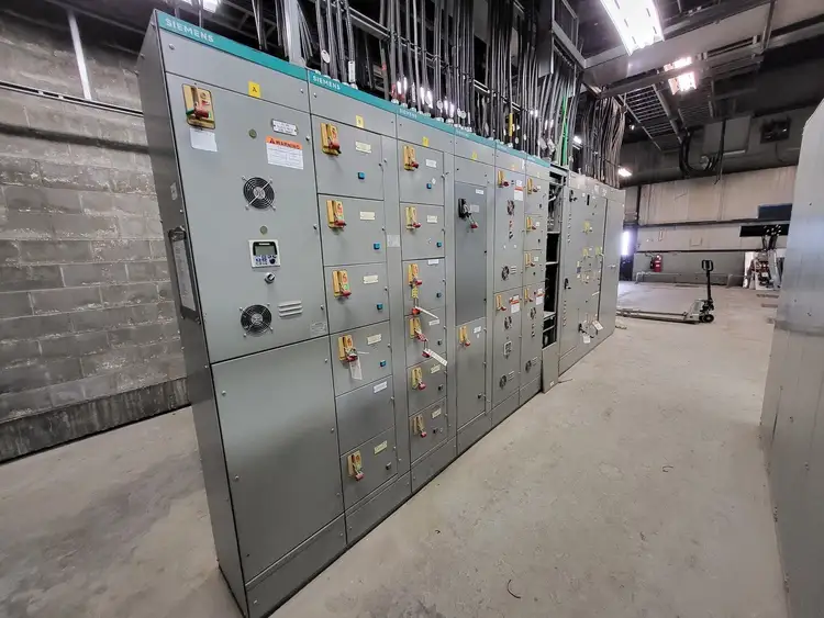 Used SIEMENS 8PX Misc Electrical & Power Parts British Columbia CA | Lenmark #253659