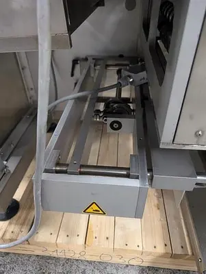 Klockner model LA-500 vertical strip packager