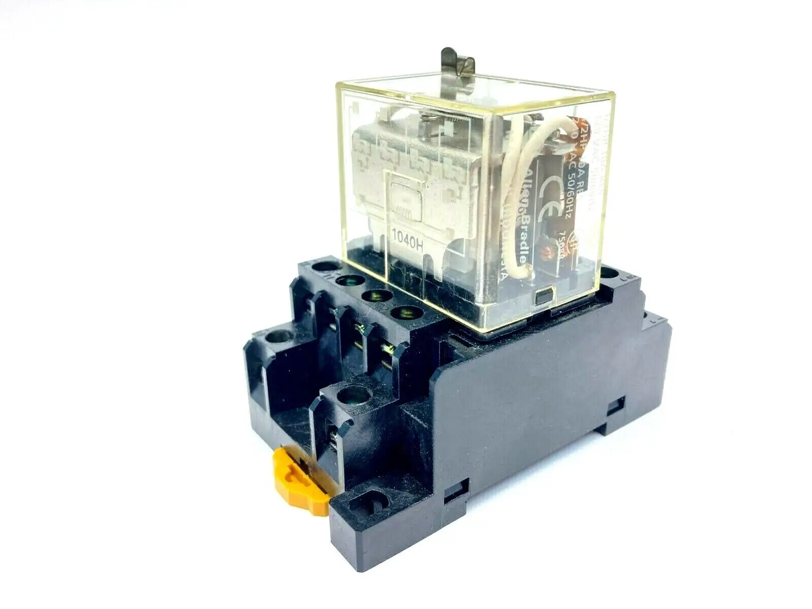 700-HN139,700-HF34Z24 | Allen-Bradley 700-HN139 Ser A Relay Base w/ 700-HF34Z24 Ser B Relay - Used
