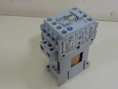 USED ALLEN BRADLEY 100-C09Z.01 SER A