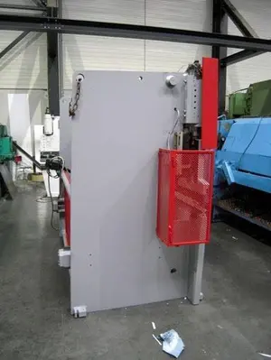 USED BEYELER 65 TON X 2500 MM CNC