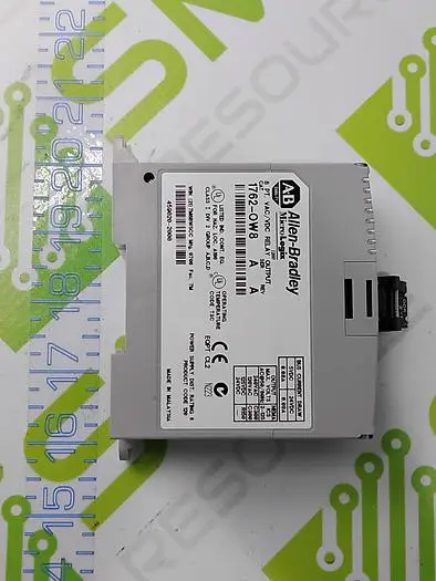 ALLEN-BRADLEY 1762-OW8 MICROLOGIX RELAY OUTPUT MODULE