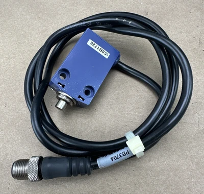 USED Telemecanique ZCMD21L1R12SCU