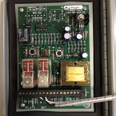 USED LARCO ZONE MONITOR 4000