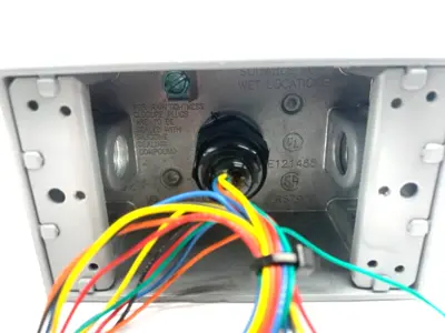 Used Veris Duct Mount Humidity Sensor HVAC Parts and Equipment Michigan US | Maverick Industrial Sales #1473986