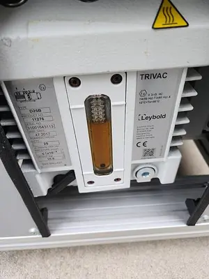 USED LEYBOLD D25B