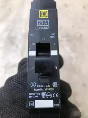 Square D EDB14020 20 A Circuit Breaker Molded Case single pole 277V