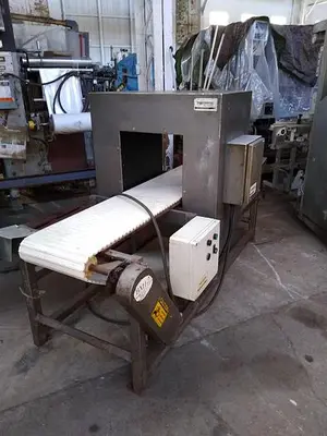 Fortress metal detector 12 x 12 opening