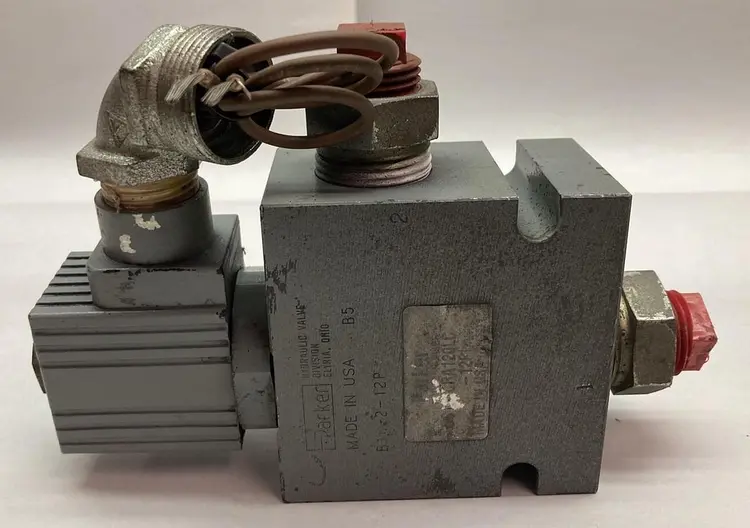 Used PARKER DSL101CRA120LC-12P Solenoid Valves Ohio US | Surplus Asset Holdings #1249471