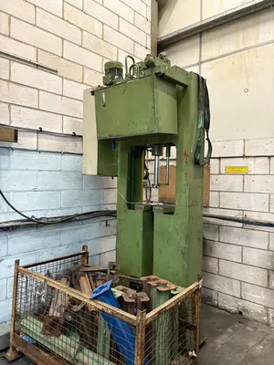 1994 STENHOJ 10 TON LP Presses | Bowland Trading Ltd (2)