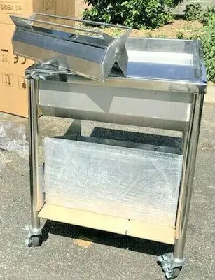 Donut Glazing Table