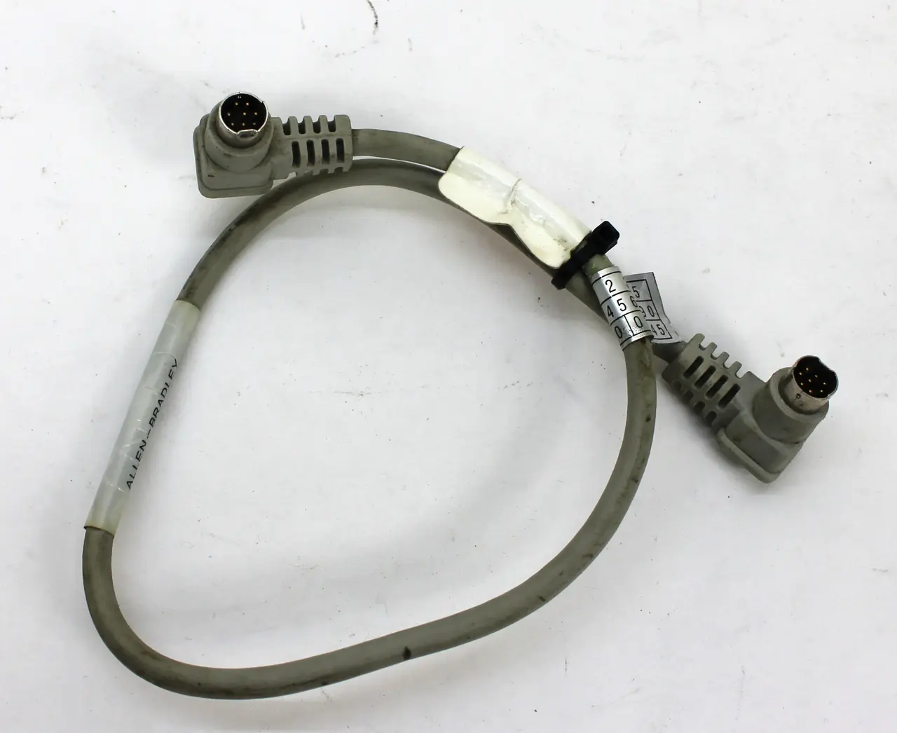 USED ALLEN-BRADLEY 1761-CBL-AM00