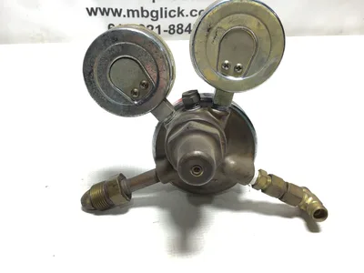 Matheson 8L-580 Twin Gauge Pressure Pneumatic Gas Regulator 0-30PSI 200kPa