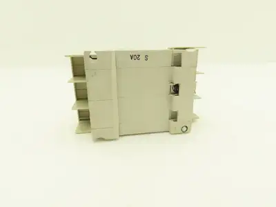 Mitsubishi Electric CP30-B A Circuit Breaker 20A 3-Pole 60Hz 250vAC Lot of 5