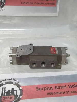 Used SCHRADER BELLOWS L4852610253 Solenoid Valves Ohio US | Surplus Asset Holdings #1246281