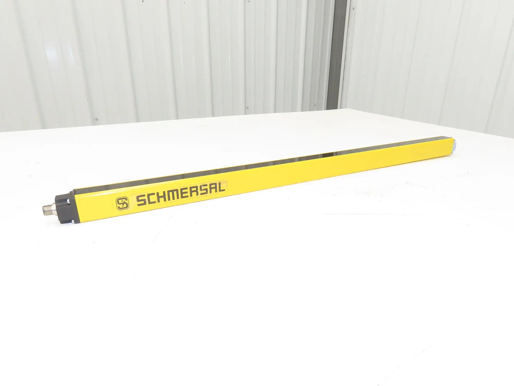 Schmersal SLC440COM-R-0650-14 Safety Light Curtain Receiver 650mm Parts/Repair