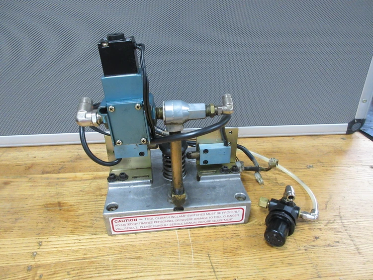 Used 1997 USED HAAS PARTS AND TOOLING VF SERIES 40 TAPER TRP ASSEMBLY Power Drawbars Minnesota US | Machinesused.com #1124565
