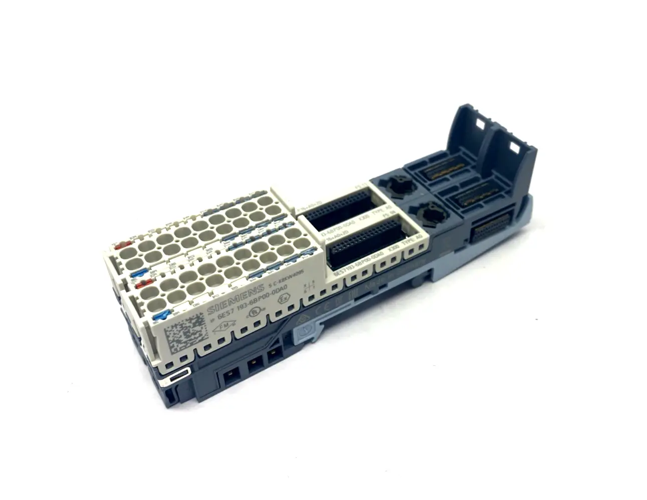 USED SIEMENS SIMATIC ET 200SP, BASE UNIT BU15-P16+A0+2D