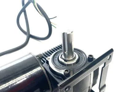 Used Dayton Right Angle DC Gearmotor 90VDC, TENV, 40 RPM, 82 in-lb Max Torque Gearmotors Michigan US | Maverick Industrial Sales #1394515
