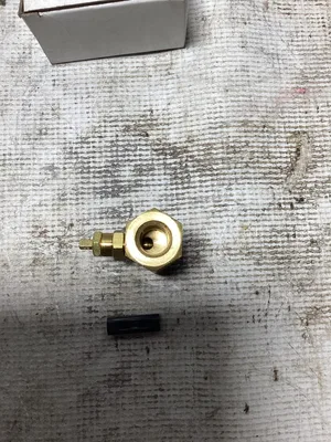 Deltrol Pnue-Trol 1/4″  NPT 2000PSI Brass Needle Valve -NIB