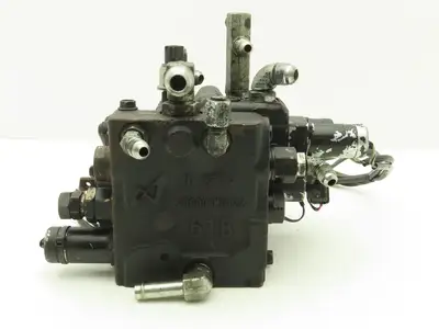 Toyota 67620-U1361-71 Hydraulic 3-Spool Forklift Mast Control Valve From 8FBE15U