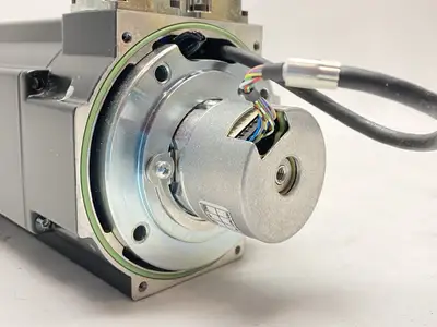 USED KOLLMORGEN SERVO MOTOR 6000RPM 7.7A 640VDC 1.25KW