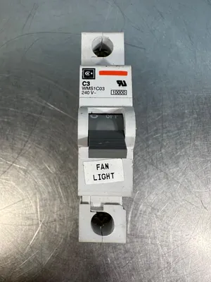 Eaton WMS1C03 240 V Circuit Breaker WMS1-C03 (4D-24)