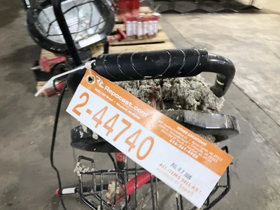 Husky 2-lamp work light for parts or repair, will not power on