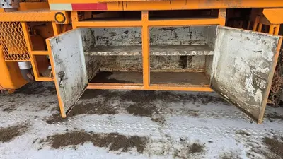 USED 2000 GMC C8500 TANDEM AXLE BED TRUCK