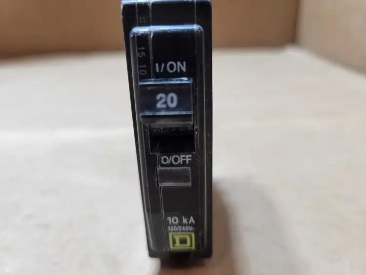 Used SQUARE D QOB120 Switchgears British Columbia CA | Lenmark #1438612