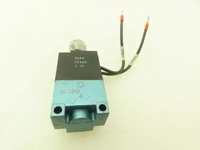 Mac 35A-AAA-DDAA-3BA Pneumatic Air Solenoid Valve 24VDC 3 Way NC 120PSI 1/8" NPT
