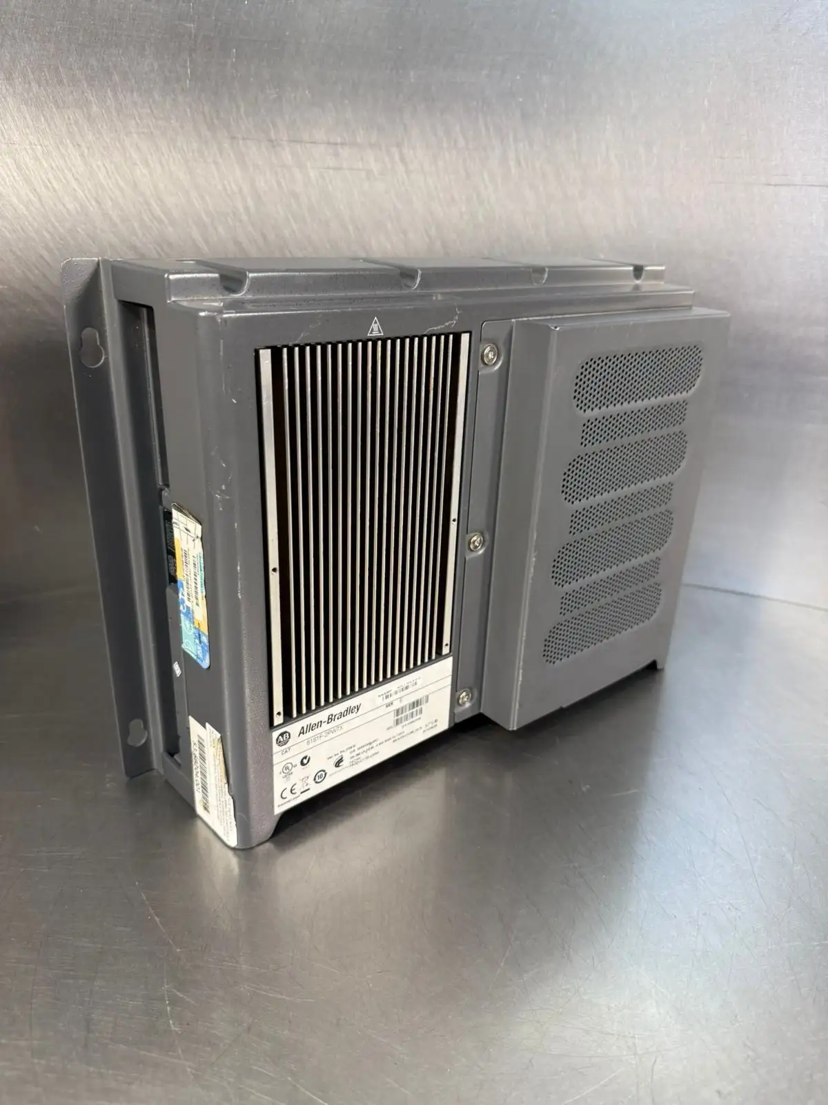 Allen Bradley 6181F-2PW7X /E Pn 170918 / 100-240Vac NO Screen (2.2.4)