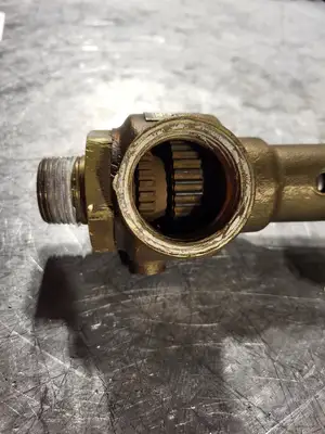 Used 2012 FARRIS 19KFEA240 Valves/Fittings British Columbia CA | Lenmark #256703