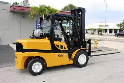 Used 2017 YALE GLP120VX Internal Combustion Forklifts: Pneumatic Tire Florida US | Truck and Van Outlet #1509244