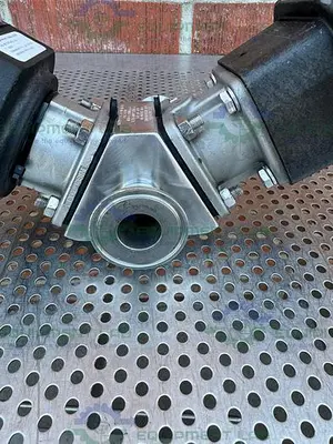 USED LOT OF 2 - ITT PURE FLO 3 WAY DIAPHRAGM VALVE W/ 1" SANITARY FITTING