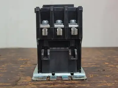 USED EATON C25DND330