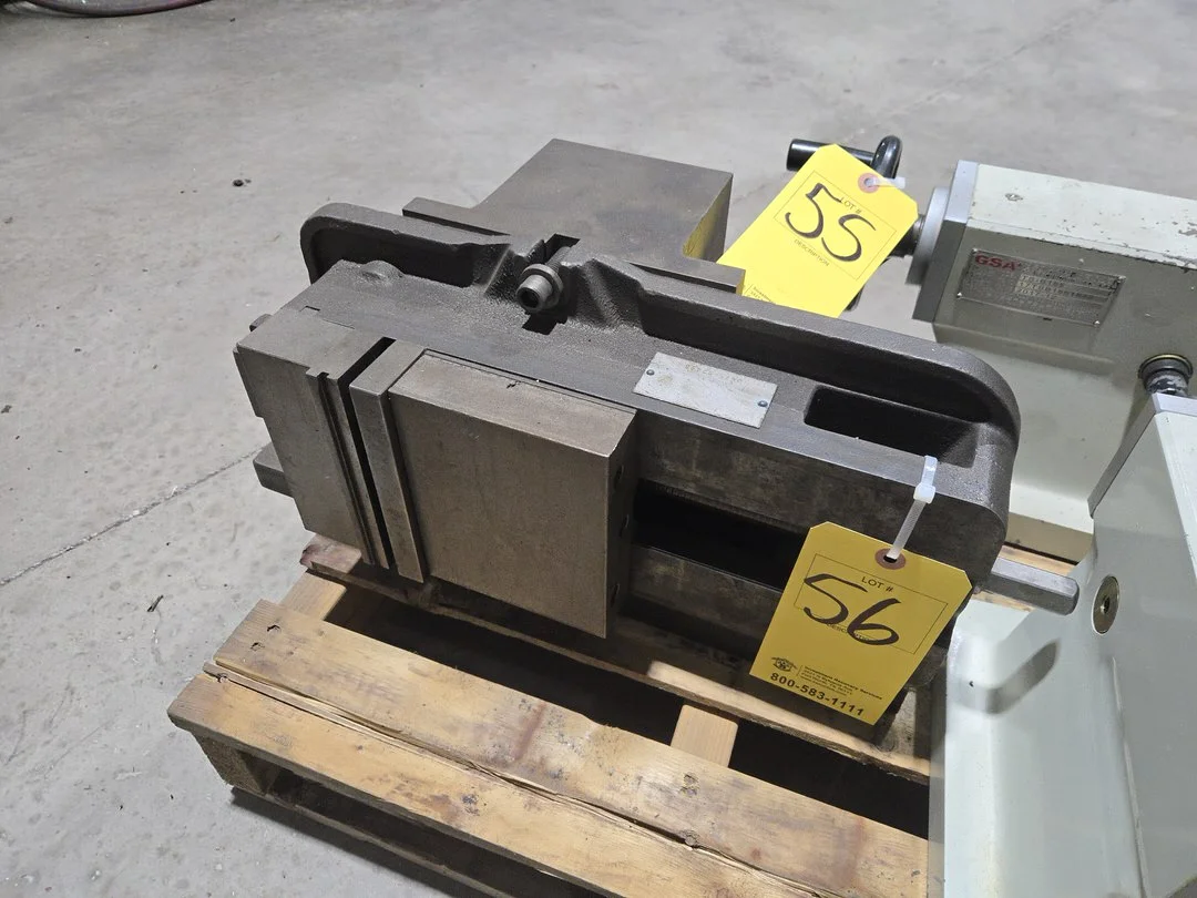 Machining Vise on Vertical Bracket