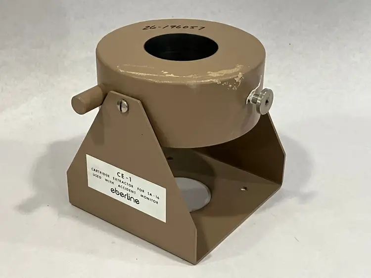 Used EBERLINE CARTRIDGE EXTRACTOR FOR SA-16 Radioactivity Michigan US | Maverick Industrial Sales #1123183