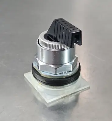 SQUARE D 9001 KS43FB SELECTOR SWITCH OPERATOR. Loc4D-21