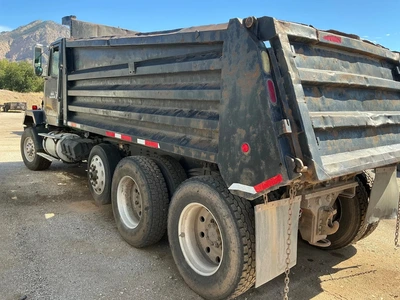 Used 1997 Volvo ACL Dump trucks Utah US | Proxy Equipment #1545564