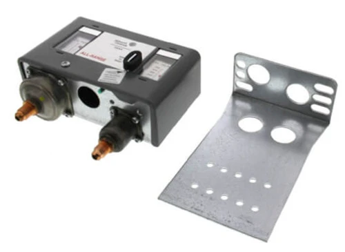 Johnson Controls P170MA-1C Dual Pressure Control w/ Manual Reset, LS 20-100 psi [New]